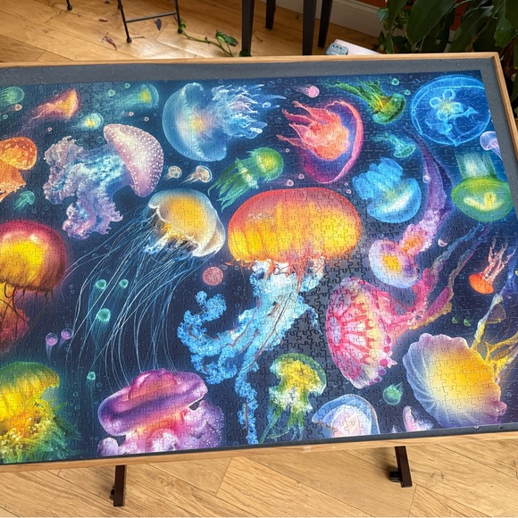 BUFFALO 1500pc colorful jellyfish puzzle - Picture 7 of 13
